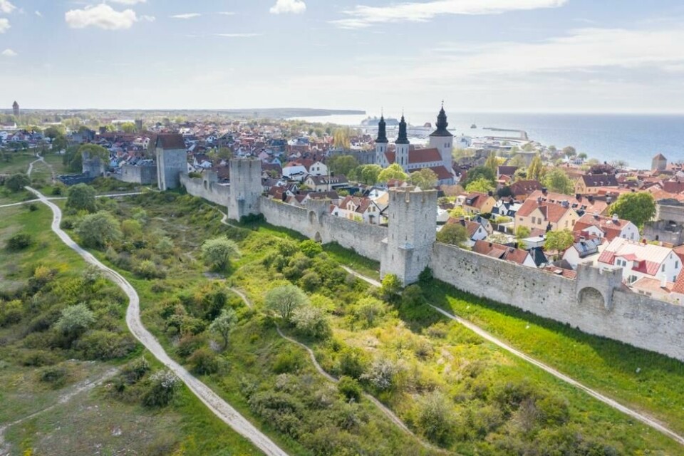 Utenfor Visby er det mye vakkert å se langs Vakra Vägen på Gotland. Utenfor Visby er det mye vakkert å se langs Vakra Vägen på Gotland. Foto: OLOF SEGERBERG / Destination Gotland