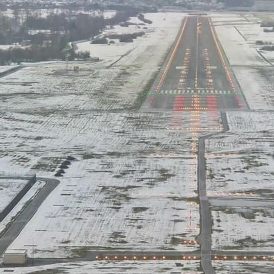 Slik ser det ut når et Airbus A320-fly går inn for landing i Zürich. Slik ser det ut når et Airbus A320-fly går inn for landing i Zürich. Foto: Olav Gram Degnes / Finansavisen