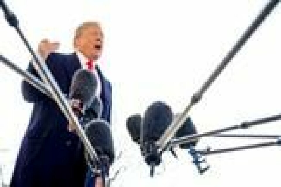 President Donald Trump møtte pressen utenfor Det hvite hus tirsdag, etter at nyheten om utenriksminister Tillersons avgang ble kjent. Scanpix/AP. President Donald Trump møtte pressen utenfor Det hvite hus tirsdag, etter at nyheten om utenriksminister Tillersons avgang ble kjent. Scanpix/AP.