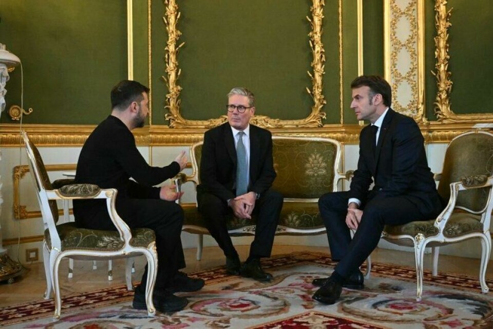 Ukrainas president Volodymyr Zelenskyj, Storbritannias statsminister Keir Starmer og Frankrikes president Emmanuel Macron.