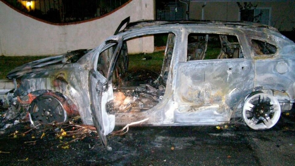 2008 Dodge Caliber kjørt av Bruce Pardo etter at en hjemmelaget brannbombe plassert i bilen eksploderte. 2008 Dodge Caliber kjørt av Bruce Pardo etter at en hjemmelaget brannbombe plassert i bilen eksploderte. Foto: Patrick Buchanan / Covina Police Department / Reuters / NTB