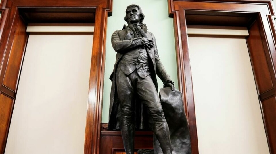 Denne statuen av USAs tredje president, Thomas Jefferson, har stått i New Yorks rådhus i 187 år. Nå er den fjernet fordi presidenten i sin tid eide slaver.