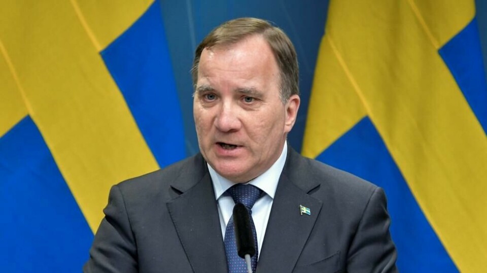 På en pressekonferanse onsdag ettermiddag kom statsminister Stefan Löfven med en klar melding om at svenskene ikke må slappe av. Foto: Reuters/TT News Agency/Anders Wiklund