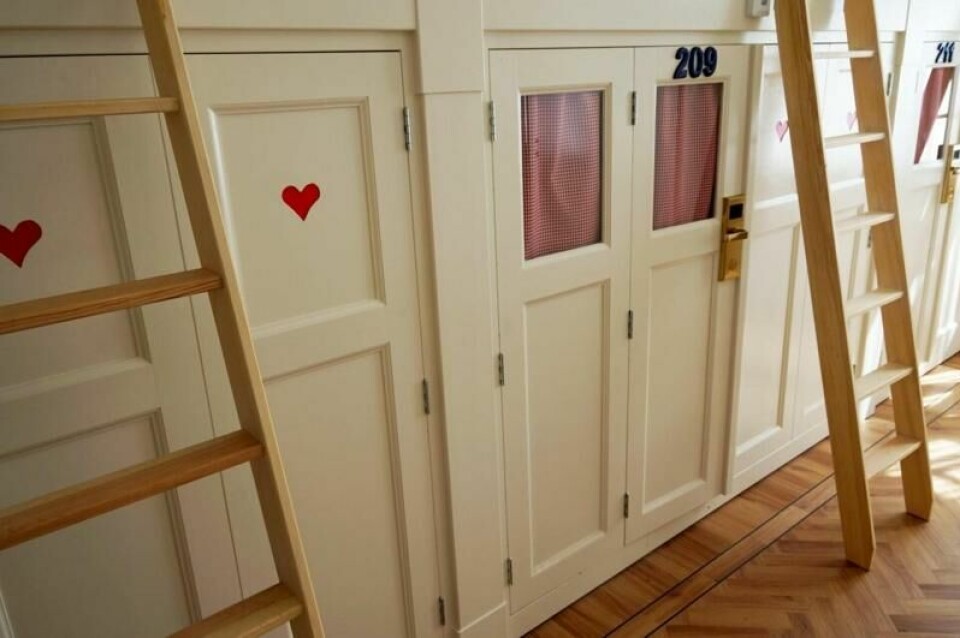 Hos De Bedstee Boutique Capsule Hotel i Amsterdam kan du bo i dukkehus-inspirerte kapsler. Hos De Bedstee Boutique Capsule Hotel i Amsterdam kan du bo i dukkehus-inspirerte kapsler. Foto: Debedsteehotel.com / De Bedstee Boutique Capsule Hotel