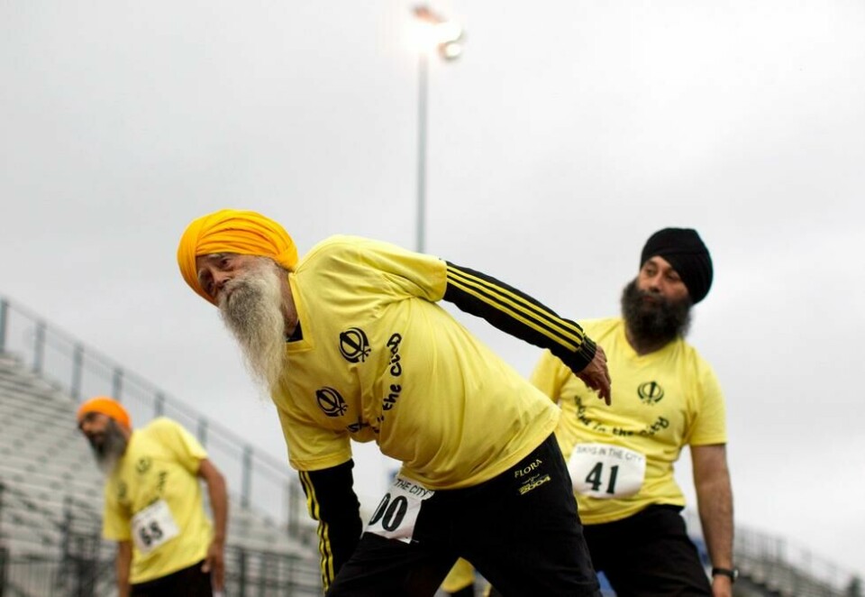 Fauja Singh varmer opp til maraton i Toronto, 2011. Fauja Singh varmer opp til maraton i Toronto, 2011. Foto: Chris Young / AP