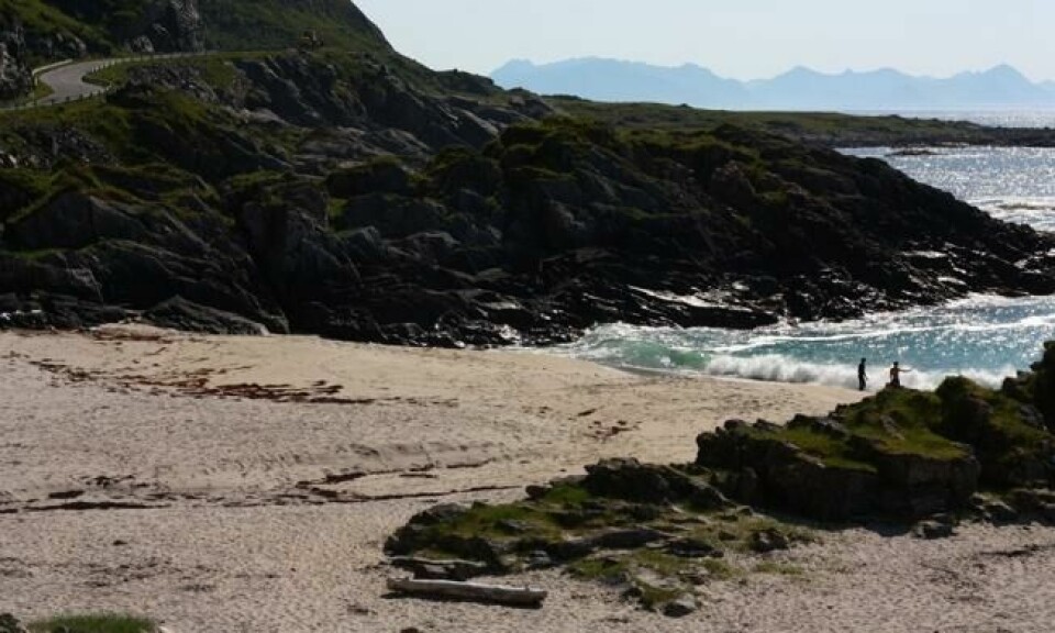 På vestsiden av Andøya er det lite med trafikk. Hvis du bestemmer deg for å kaste klærne og bade naken, er det ingen som vil se deg. Foto: Privat På vestsiden av Andøya er det lite med trafikk. Hvis du bestemmer deg for å kaste klærne og bade naken, er det ingen som vil se deg. Foto: Privat