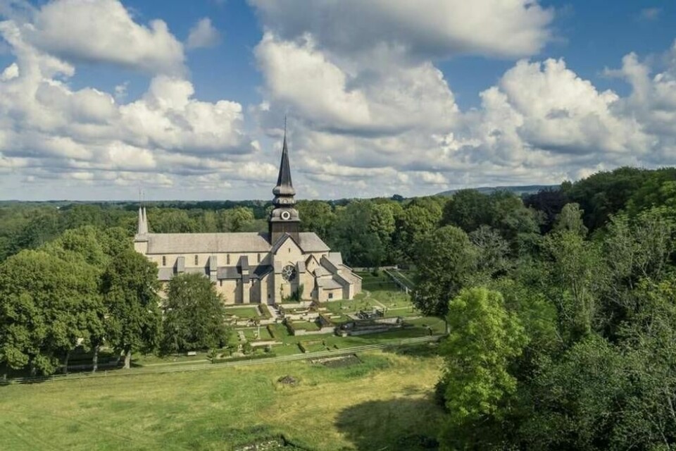 Varnhem slott ligger langs den svenske Pilegrimsleden og er et middelaldersted som er verdt å få med seg i Västergötland. Varnhem slott ligger langs den svenske Pilegrimsleden og er et middelaldersted som er verdt å få med seg i Västergötland. Foto: Lukasz Warzecha / Westsweden.com