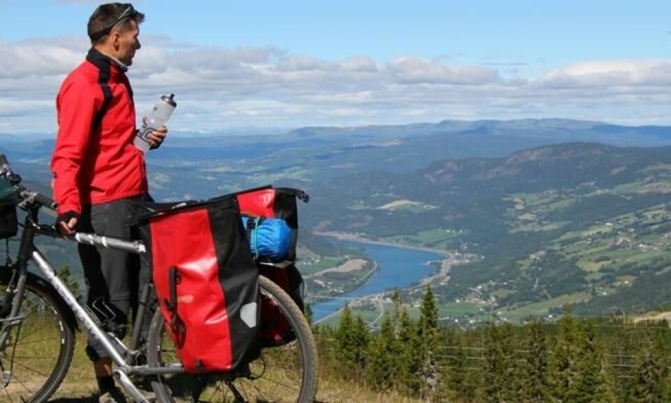 Frilufts- og sykkelskribent Øyvind Wold mener sykling er mentalhygienisk bra og noe alle nordmenn har godt av. Foto: Privat Frilufts- og sykkelskribent Øyvind Wold mener sykling er mentalhygienisk bra og noe alle nordmenn har godt av. Foto: Privat