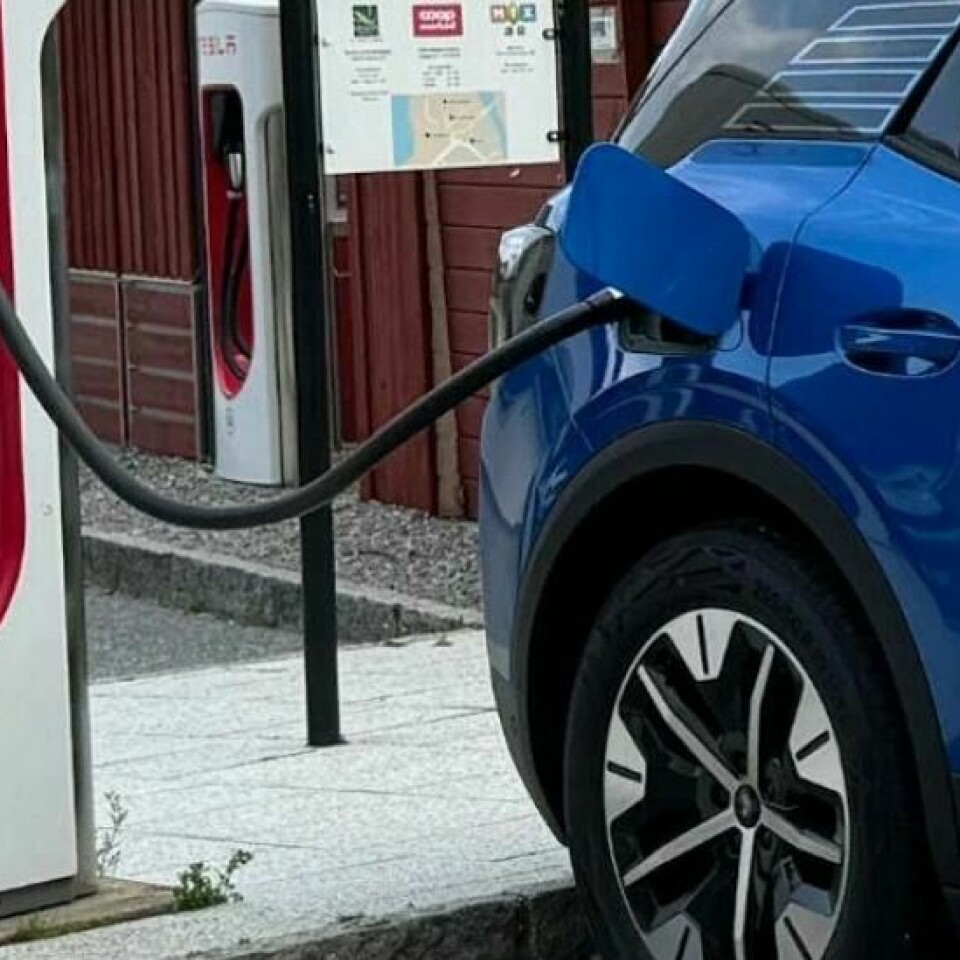 STORE ENERGIMENGDER: Et elbilbatteri kan inneholde svært mye energi. Vi har spurt en batteriforsker om elbiler og eksplosjonsfare.