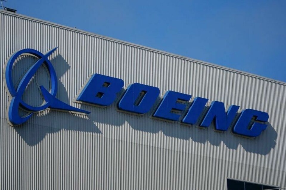 Boeing-logoen på veggen på selskapets fabrikk i Renton i delstaten Washington.