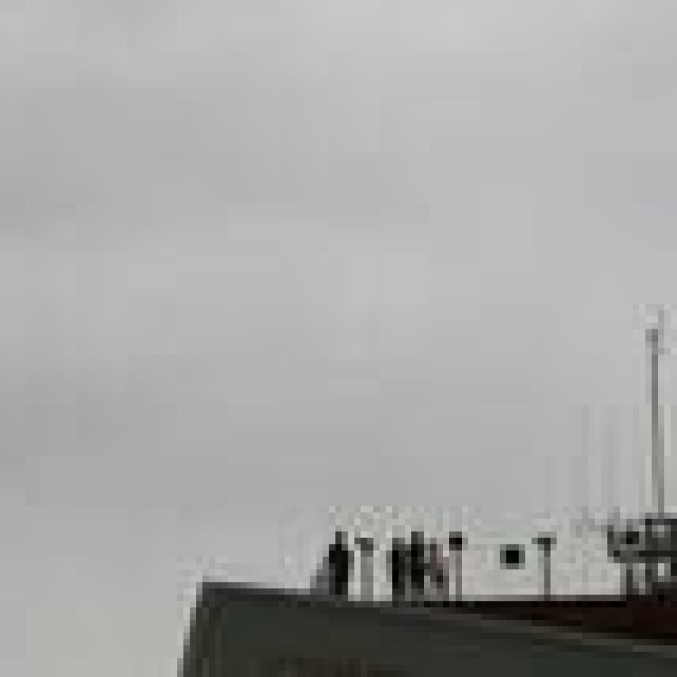 Besøkende på grensen mellom Nord- og Sør-Korea. Kikkerter og radar gir viktige etterretningsopplysninger om hva som foregår på den andre siden av grensen. NTB Scanpix/AP. Besøkende på grensen mellom Nord- og Sør-Korea. Kikkerter og radar gir viktige etterretningsopplysninger om hva som foregår på den andre siden av grensen. NTB Scanpix/AP.