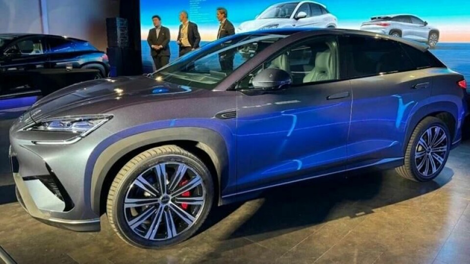 Den kinesiske bilprodusenten BYD har lansert en konkurrent til Tesla Model Y. Sealion 7 har fått en svært god mottakelse i Norge så langt.