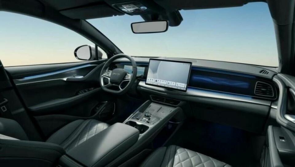 Interiøret er betydelig mer påkostet enn hos Tesla. Interiøret er betydelig mer påkostet enn hos Tesla.
