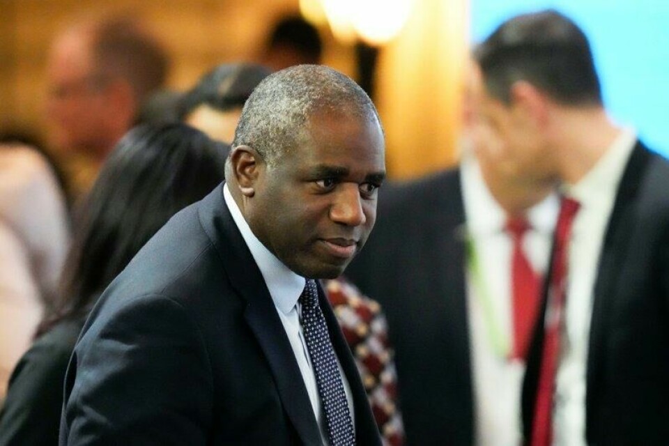 Storbritannias utenriksminister David Lammy skal mandag legge fram landets største sanksjonspakke mot Russland siden starten på krigen.