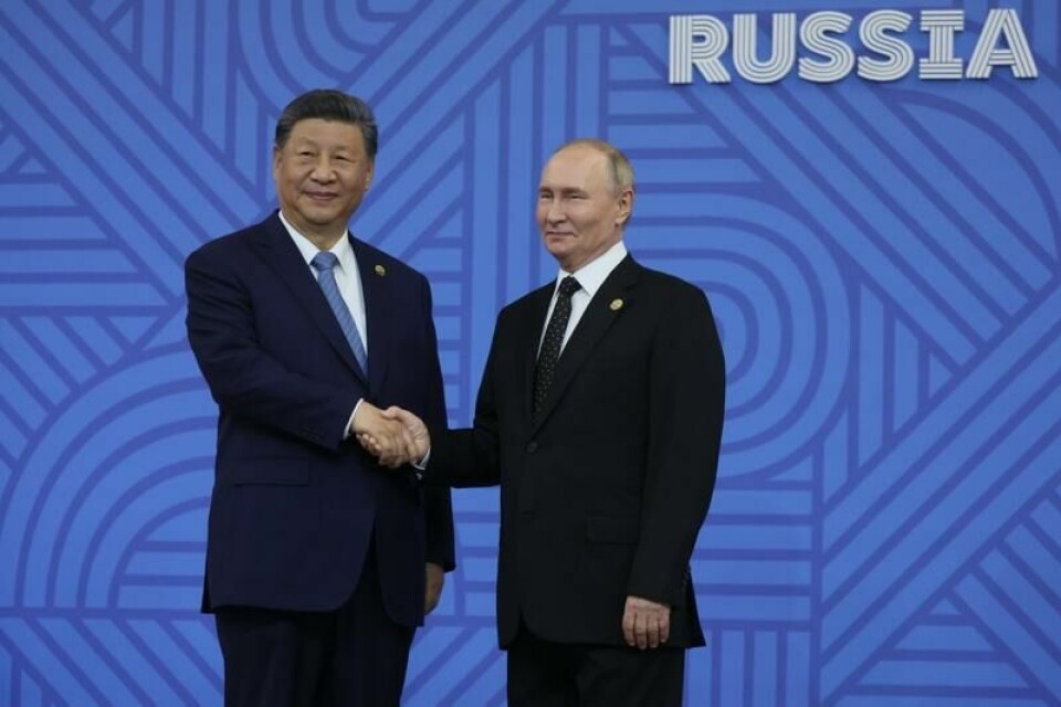Kina og Russland har alltid gått fremover hånd i hånd, sa Xi Jinping (til venstre) i sin nyttårstale til Vladimir Putin tirsdag. De to lederne møttes blant annet på Brics-toppmøtet i russiske Kazan i oktober.