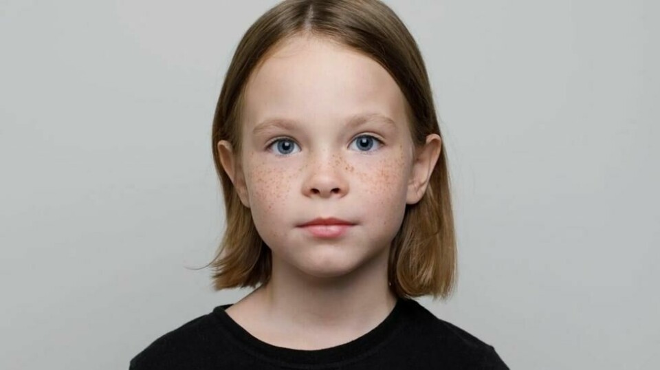 Mange synes det er vanskelig å snakke med barn om foreldrenes selvmordsforsøk eller psykiske lidelser. (Illustrasjonsfoto: MillaF / Shutterstock / NTB)