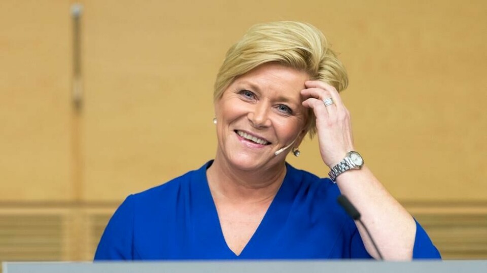 Finansminister Siv Jensen holder endelig pensjons-løftet sitt, mener eksperter.