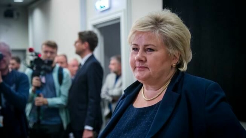 Statsminister Erna Solberg før åpen høring i Stortingets kontroll-og konstitusjonskomite i riksrevisjonens undersøkelse av oppfølging av objektsikring. Erna Solberg sier regjeringen burde kommunisert bedre, tydeligere og tidligere til Stortinget. Statsminister Erna Solberg før åpen høring i Stortingets kontroll-og konstitusjonskomite i riksrevisjonens undersøkelse av oppfølging av objektsikring. Erna Solberg sier regjeringen burde kommunisert bedre, tydeligere og tidligere til Stortinget. Foto: Heiko Junge / NTB scanpix