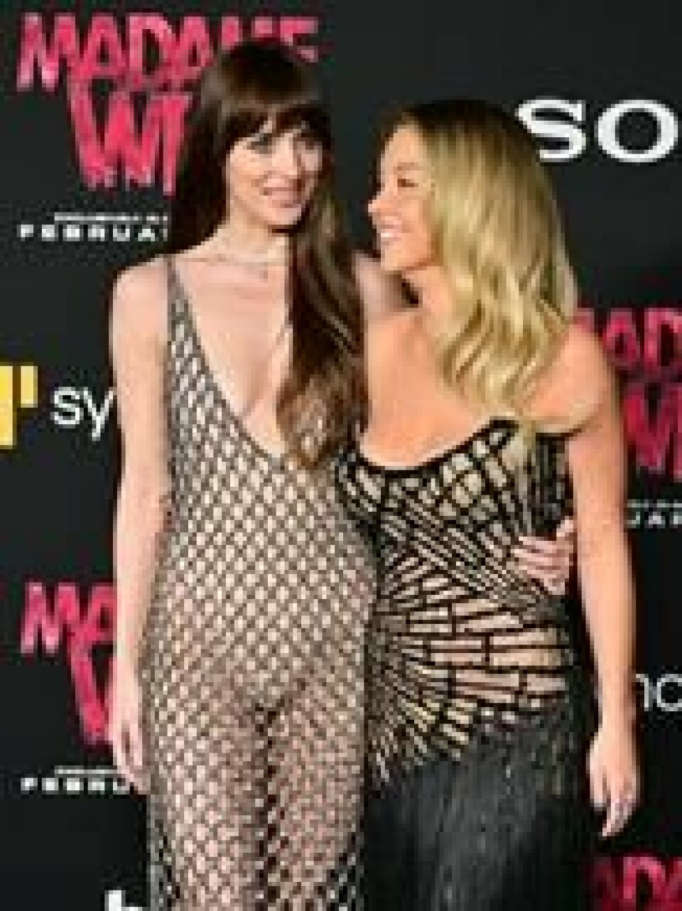 Dakota Johnson og den amerikanske skuespilleren Sydney Sweeney ankommer premieren av «Madame Web» i Los Angeles, California, 12. februar 2024. Dakota Johnson og den amerikanske skuespilleren Sydney Sweeney ankommer premieren av «Madame Web» i Los Angeles, California, 12. februar 2024. Foto: Frederic J. Brown / AFP / NTB