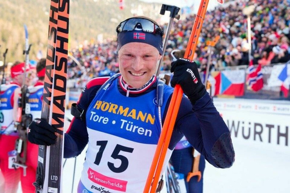 Endre Strømsheim tok gullet under 15 km fellesstart i VM i skiskyting i Lenzerheide.