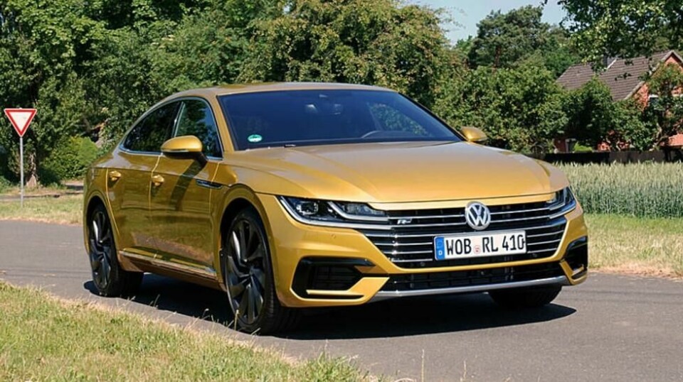 Arteon heter den og er VWs mest sporty og luksuriøse modell. Vi har kjørt den på tyske landeveier.