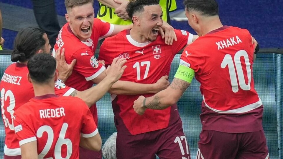 Ruben Vargas feires etter sin 2-0-scoring mot Italia. Foto: Soeren Stache, DPA via AP / NTB