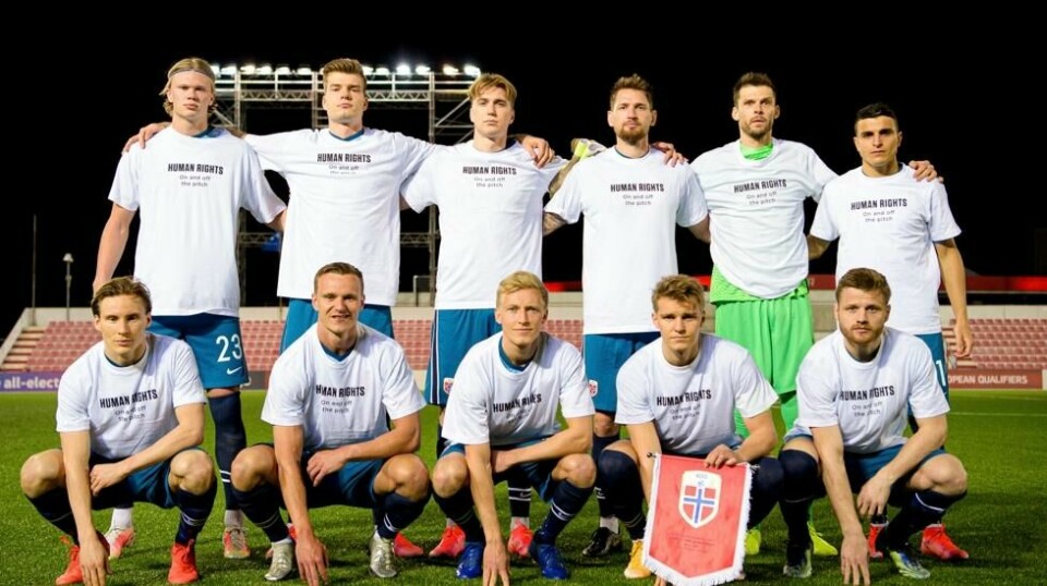 Lagbilde av det norske laget foran fra v. Jonas Svensson, Marius Lode, Birger Meling, Martin Ødegaard og Fredrik Midtsjø. Bak fra v. Erling Braut Haaland, Alexander Sørloth, Kristian Thorstvedt, Stefan Strandberg, Rune Jarstein og Mohamed Elyounoussi før kampen i FIFA World Cup Qualifier mellom Gibraltar - Norge.