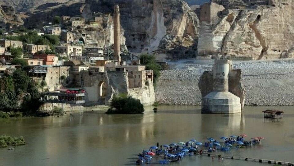 12.000 år gamle Hasankeyf ble ofret da Tyrkia åpnet en ny kunstig innsjø. Foto: Reuters / NTB scanpix. 12.000 år gamle Hasankeyf ble ofret da Tyrkia åpnet en ny kunstig innsjø. Foto: Reuters / NTB scanpix.