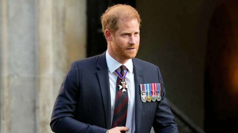Prins Harry ønsker å lege gamle sår, ifølge en britisk avis.