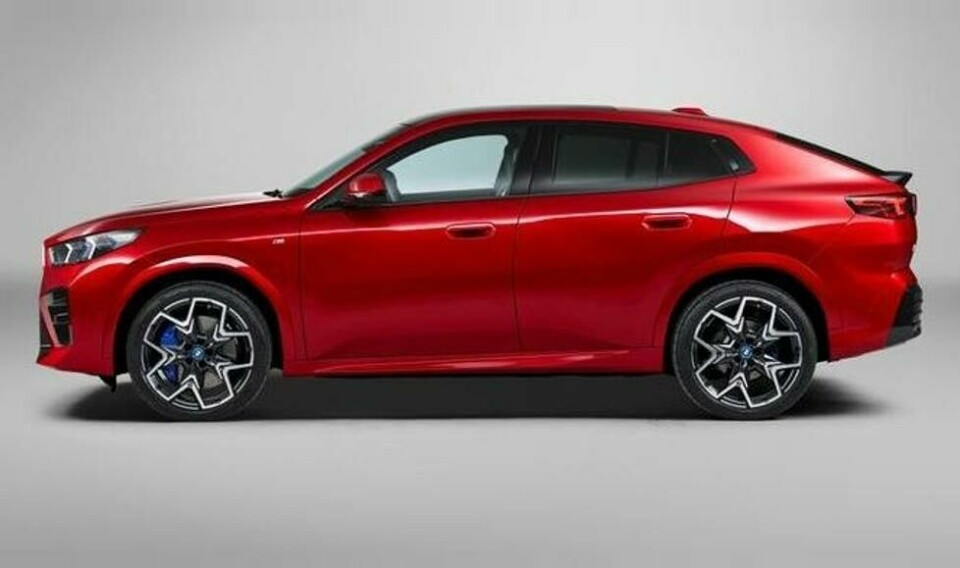 Bagasjerommet skal kunne svelge unna 525 liter med baksetene i bruk. Bagasjerommet skal kunne svelge unna 525 liter med baksetene i bruk. Foto: BMW