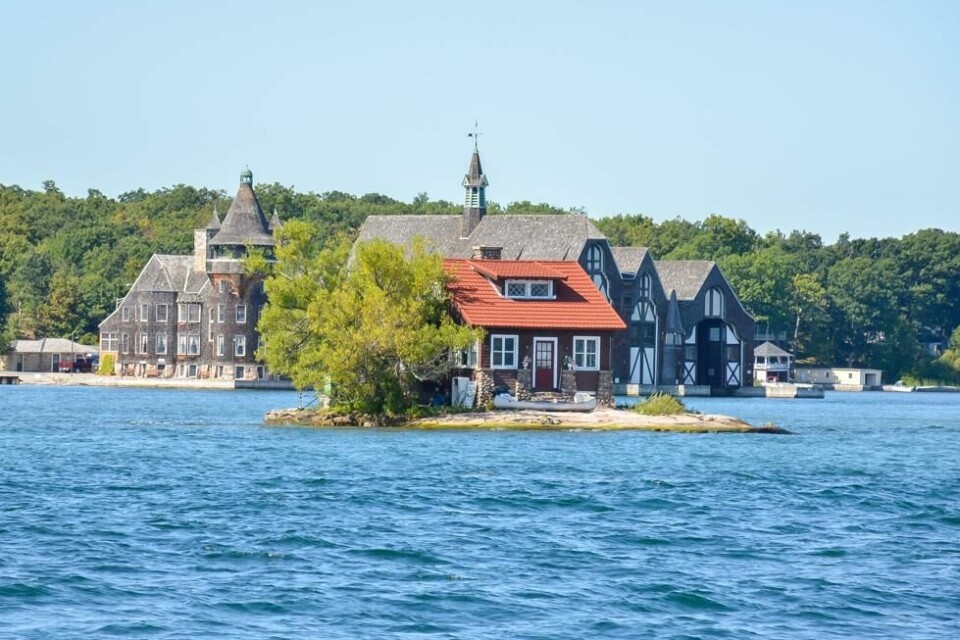 Øya Just Room Enough Island er en unik og sjarmerende perle som eies av Sizeland-familien. Øya Just Room Enough Island er en unik og sjarmerende perle som eies av Sizeland-familien. Foto: BakerJarvis / Shutterstock / NTB