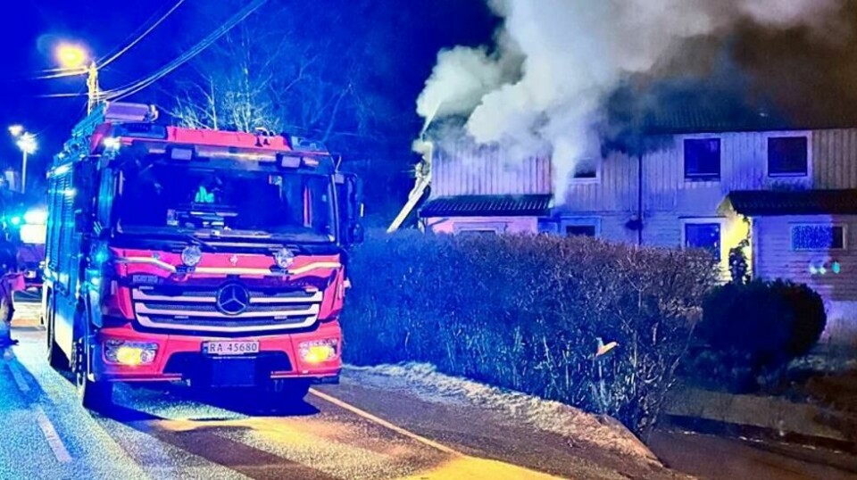 En mann som døde i brannen i Arna i Bergen i februar, er mistenkt for drapsforsøk.
