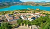 Like nedenfor Zahara de la Sierra ligger et vannreservoar. Foto: Shutterstock