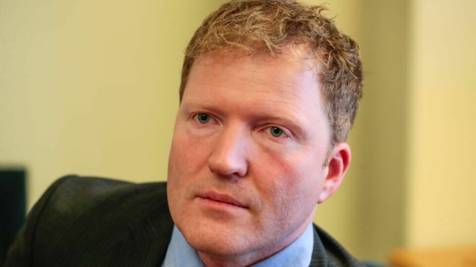 Sigbjørn Gjelsvik, finanspolitisk talsperson for Senterpartiet, spør samferdselsminister Jon Georg Dale hvor mye penger Bane Nor bruker på kommunikasjon, merkevarebygging og design årlig, men han får ikke svar.