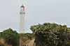 Fyrtårnet Split Point Lighthouse i Ayres Inlet er et av de mest kjente landemerkene langs the Great Ocean Road. Det er mulig å bestige fyrtårnet med guide, og det er i drift den dag i dag. Foto: Elisabeth Bergskaug/ABC Nyheter