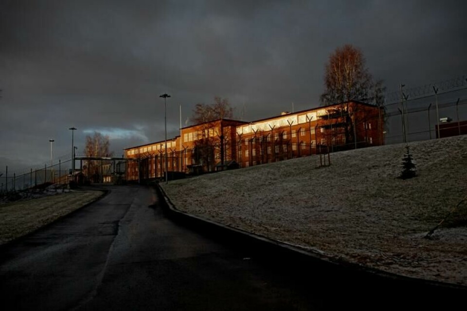 Mannen ble i 2002 dømt til forvaring etter å overgrep han begikk mot sin egen sønn på besøksrommet på Ila fengsel.