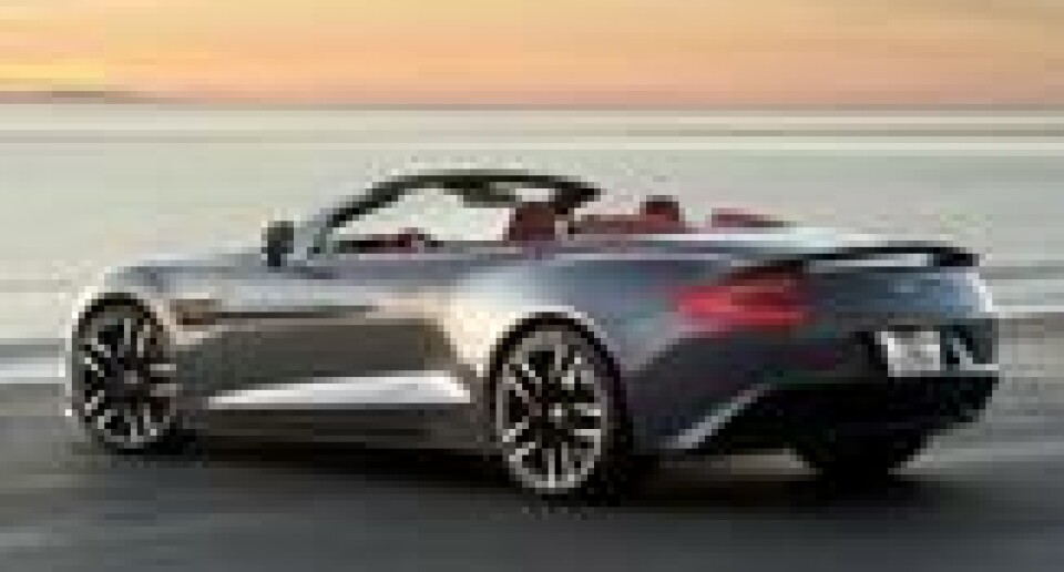 Aston Martin er lekker toppløs også! Aston Martin er lekker toppløs også!