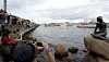 Den lille havfrue i København imponerer heller ikke turister, som har plassert bronsestatuen helt oppe på en femteplass blant verdens mest skuffende attraksjoner. Foto: AP / NTB scanpix.