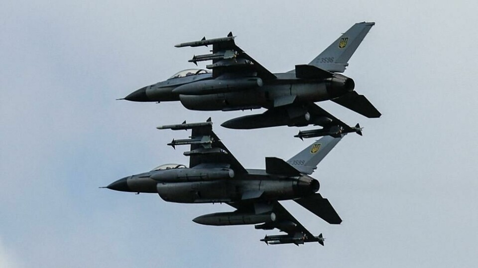 Ukrainske F-16 viste seg frem på et hemmelig sted i Ukraina tidligere i august.