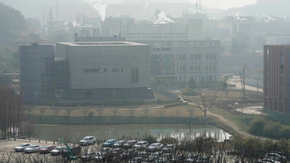 Tysk etterretning konkluderer med at coronaviruset lekket ut fra dette laboratoriet i Wuhan i Kina, men forskere etterlyser klarere beviser for teorien.