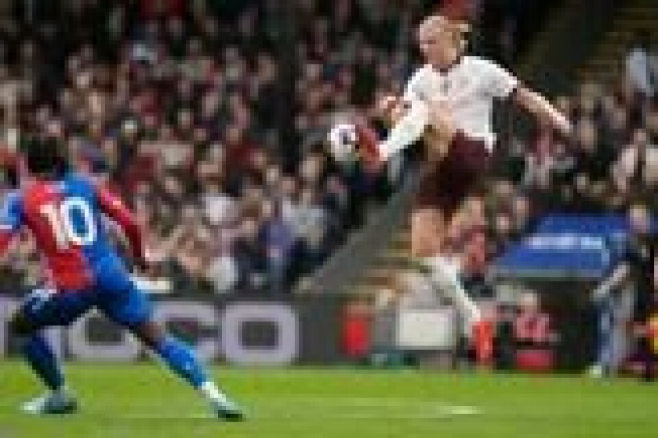 Erling Braut Haaland og Manchester City tok tre nye poeng. Erling Braut Haaland og Manchester City tok tre nye poeng. Foto: Frank Augstein / AP