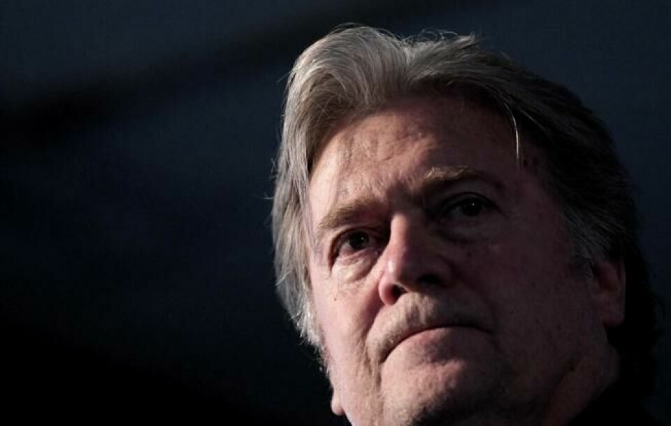Tidligere Trump-strateg Steve Bannon under en kongress for det italienske ytre høyre-partiet Fratelli d'Italia (Italiensk brorskap), i Roma 22. september. NTB Scanpix/AFP. Tidligere Trump-strateg Steve Bannon under en kongress for det italienske ytre høyre-partiet Fratelli d'Italia (Italiensk brorskap), i Roma 22. september. NTB Scanpix/AFP.