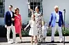 Dronning Silvia, prins Daniel, prinsesse Estelle, kronprinsesse Victoria, prins Oscar og kong Carl Gustaf under en tidligere feiring av kronprinsessens bursdag. Foto: Mikael Fritzon / Tt / NTB