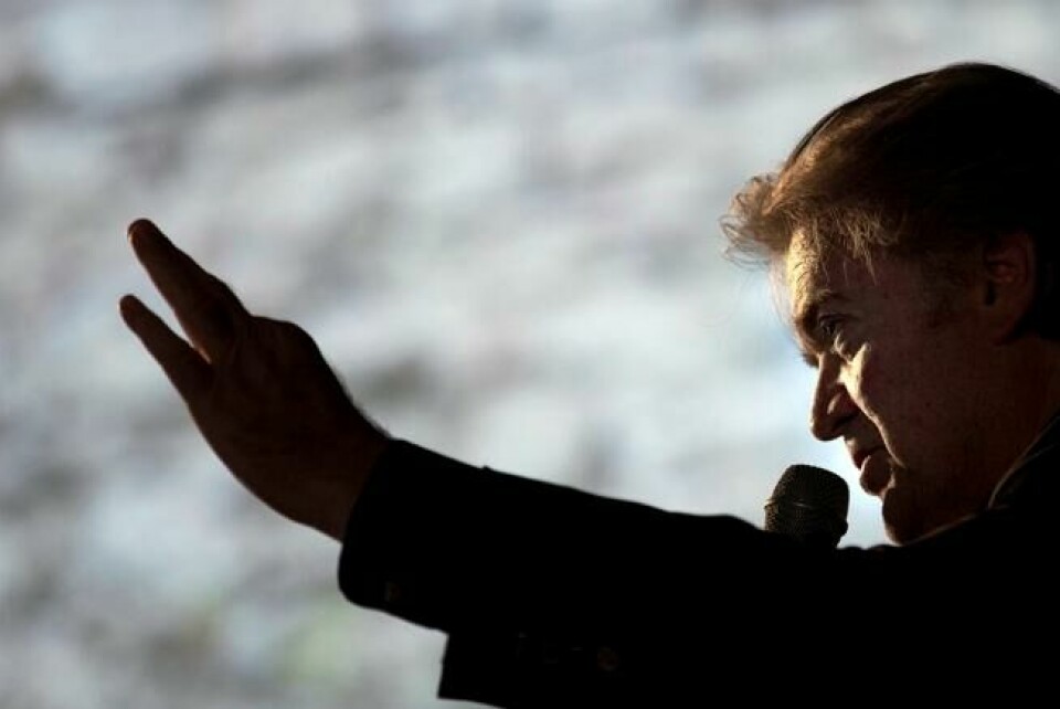 Steve Bannon taler ved et møte i Roma 22. september. Den tidligere Trump-rådgiveren forsøker å få i stand et transnasjonalt samarbeid mellom anti-EU-partier. NTB Scanpix/AP. Steve Bannon taler ved et møte i Roma 22. september. Den tidligere Trump-rådgiveren forsøker å få i stand et transnasjonalt samarbeid mellom anti-EU-partier. NTB Scanpix/AP.