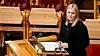 Høyres nestleder Tina Bru sier det ikke er noen tvil om at Jens Stoltenberg er kvalifisert til jobben som sentralbanksjef. Foto: Stian Lysberg Solum / NTB