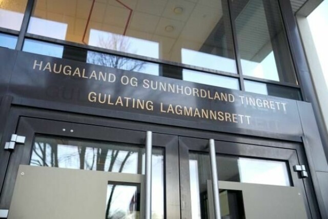 To menn er dømt til fengsel for overgrep mot en 14 år gammel gutt. Fra før er en annen mann dømt, og ytterligere ni menn er tiltalt eller siktet for overgrep mot den samme gutten.