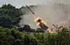 Ukrainske styrker avfyrer et BM-21 Grad flerrakettoppskytingssystem, nær byen Lysychansk i Luhansk-regionen 12. juni 2022. Foto: Gleb Garanich / Reuters