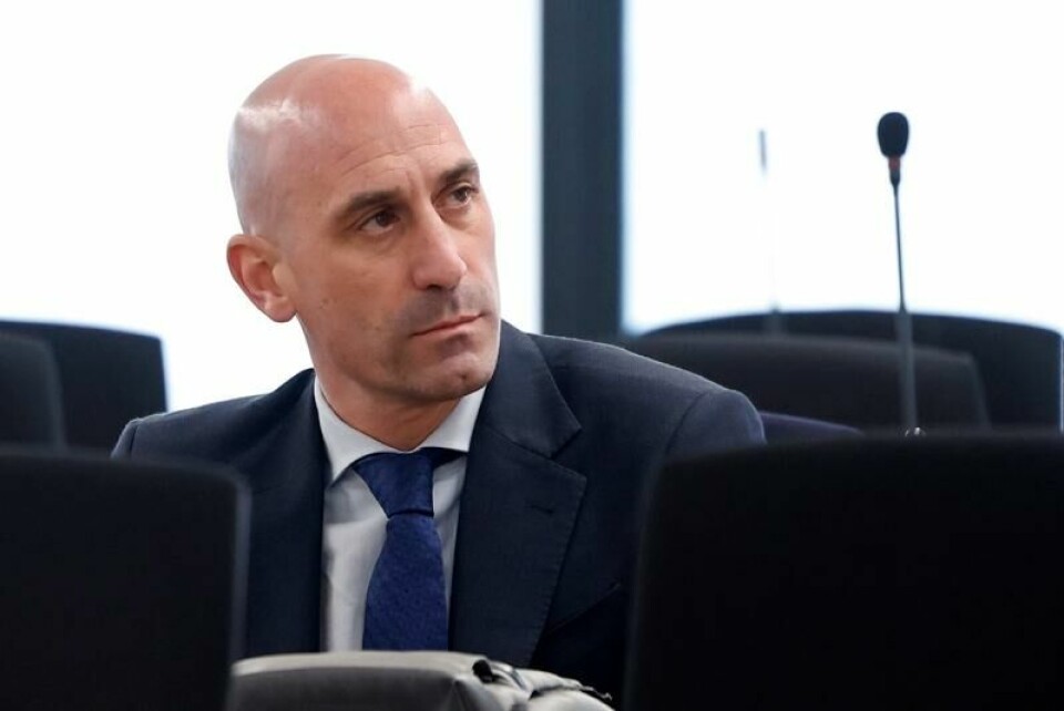 Luis Rubiales gir sin versjon av kysseskandalen mot Jenni Hermoso tirsdag.