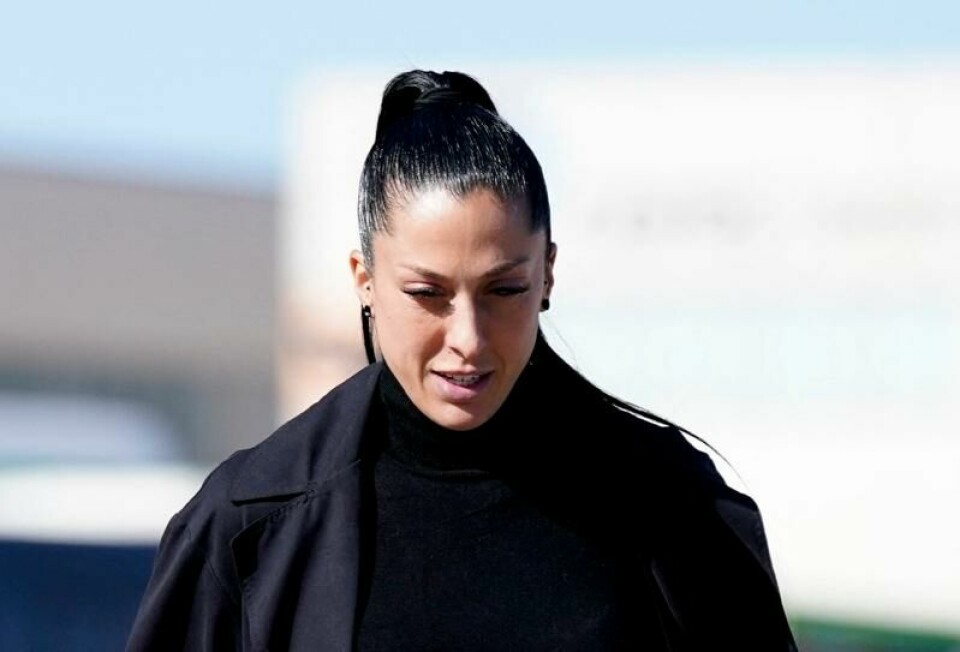 Jenni Hermoso på vei inn i retten. Jenni Hermoso på vei inn i retten. Foto: Ana Beltran / Reuters