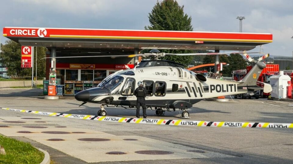 Politiets bombegruppe var på plass etter at et Nav-kontor skal ha mottatt en bombetrussel mandag.